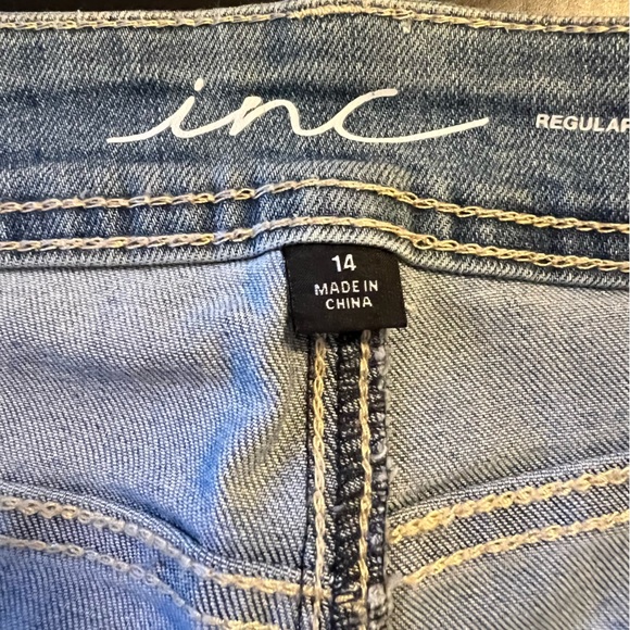 NWT INC INTERNATIONAL CONCEPTS BUTTON FLY WIDE LEG CROPPED JEANS IN SIZE 14. - Picture 6 of 11